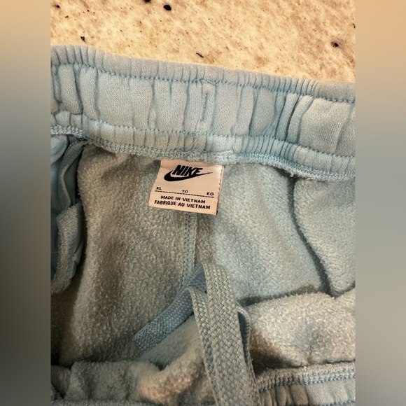 Nike Sweats - Picture 2 of 6